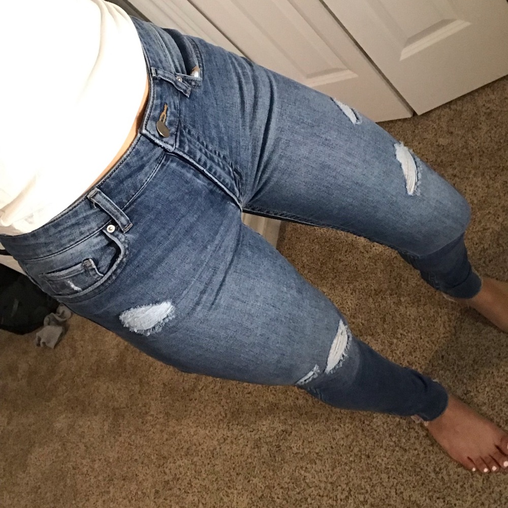 LIGHT RIPPED SKINNY JEANS